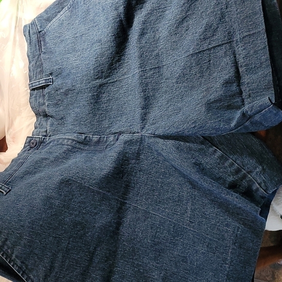 Kim Rogers Women's Shorts - Picture 1 of 10